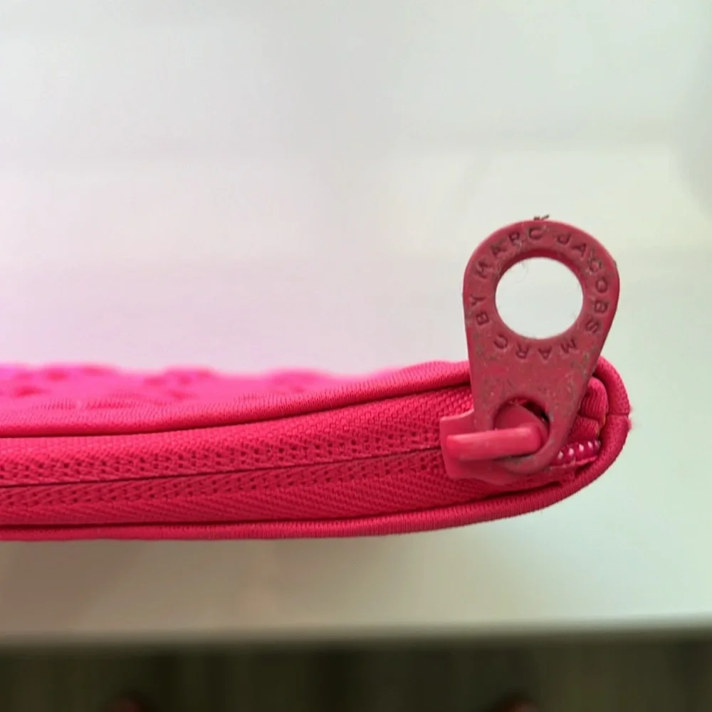 Marc Jacobs laptop tablet sleeve cover stars pink